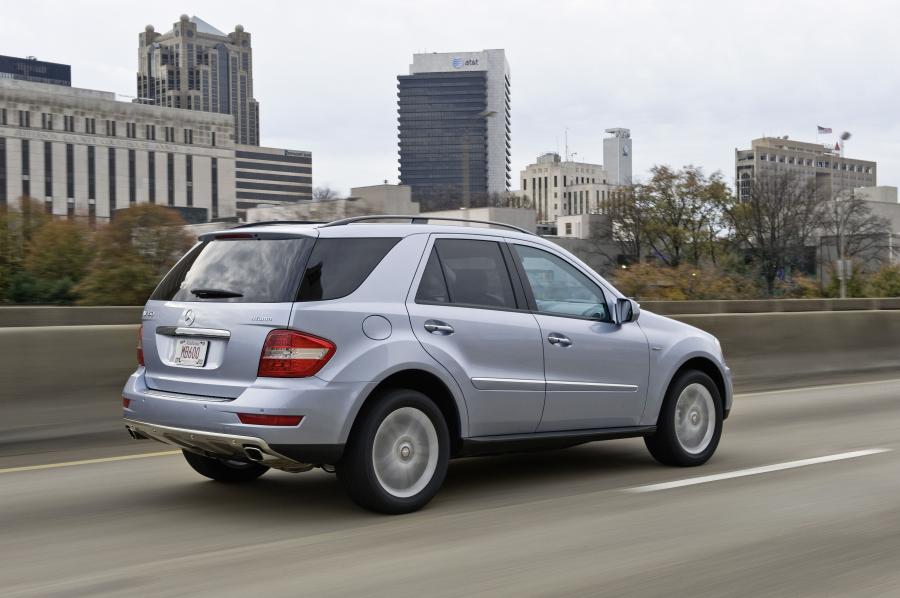  Mercedes-Benz ML450 Hybrid 2009 года  (фото 27 из 49)